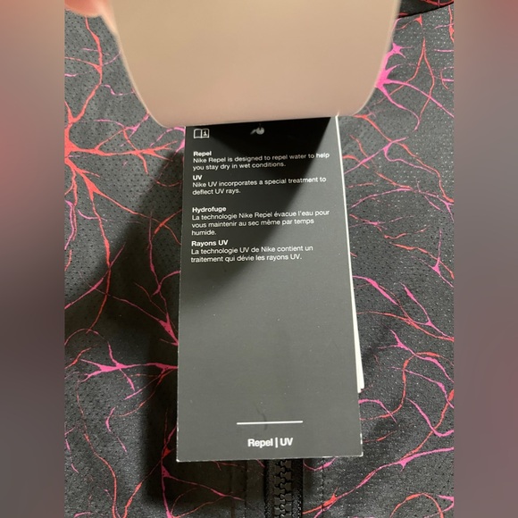 Nike Men’s Repel UV DYE Windrunner, NWT. Never worn - Picture 3 of 4